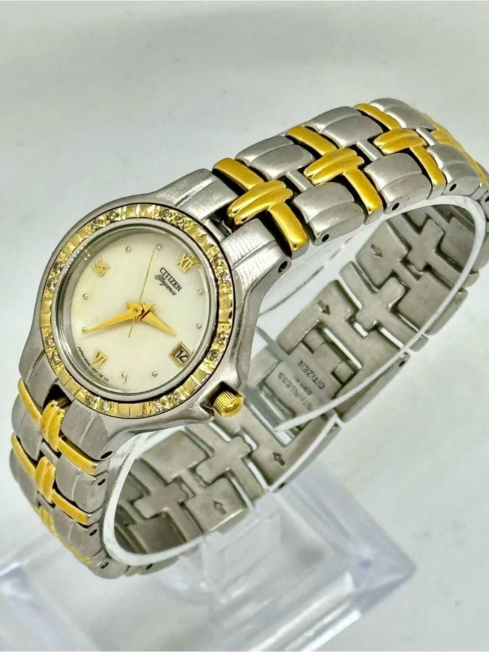Vintage Citizen Women’s Quartz Two Tone Watch Pearl Dial Date New Battery Runs